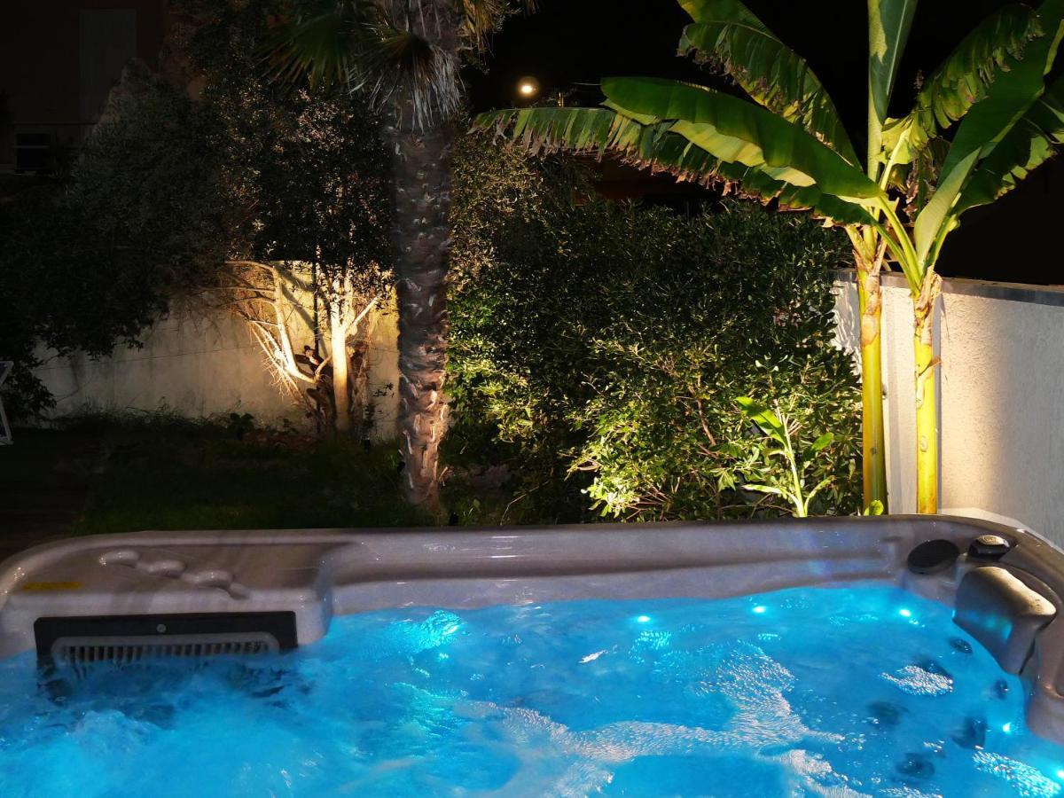 Unique! Jacuzzi Prive 35°C + Cinema Villa Entiere Meyzieu Zewnętrze zdjęcie